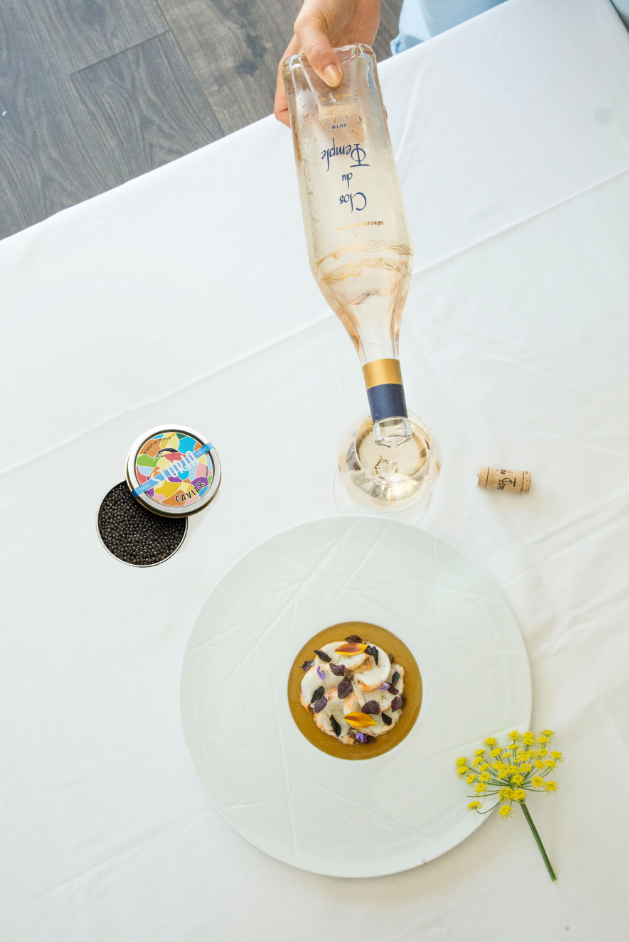 Offre Prestige : Clos du Temple 2022 dans son Étui et Caviar Oscietra 15g par Sturia - Gérard Bertrand