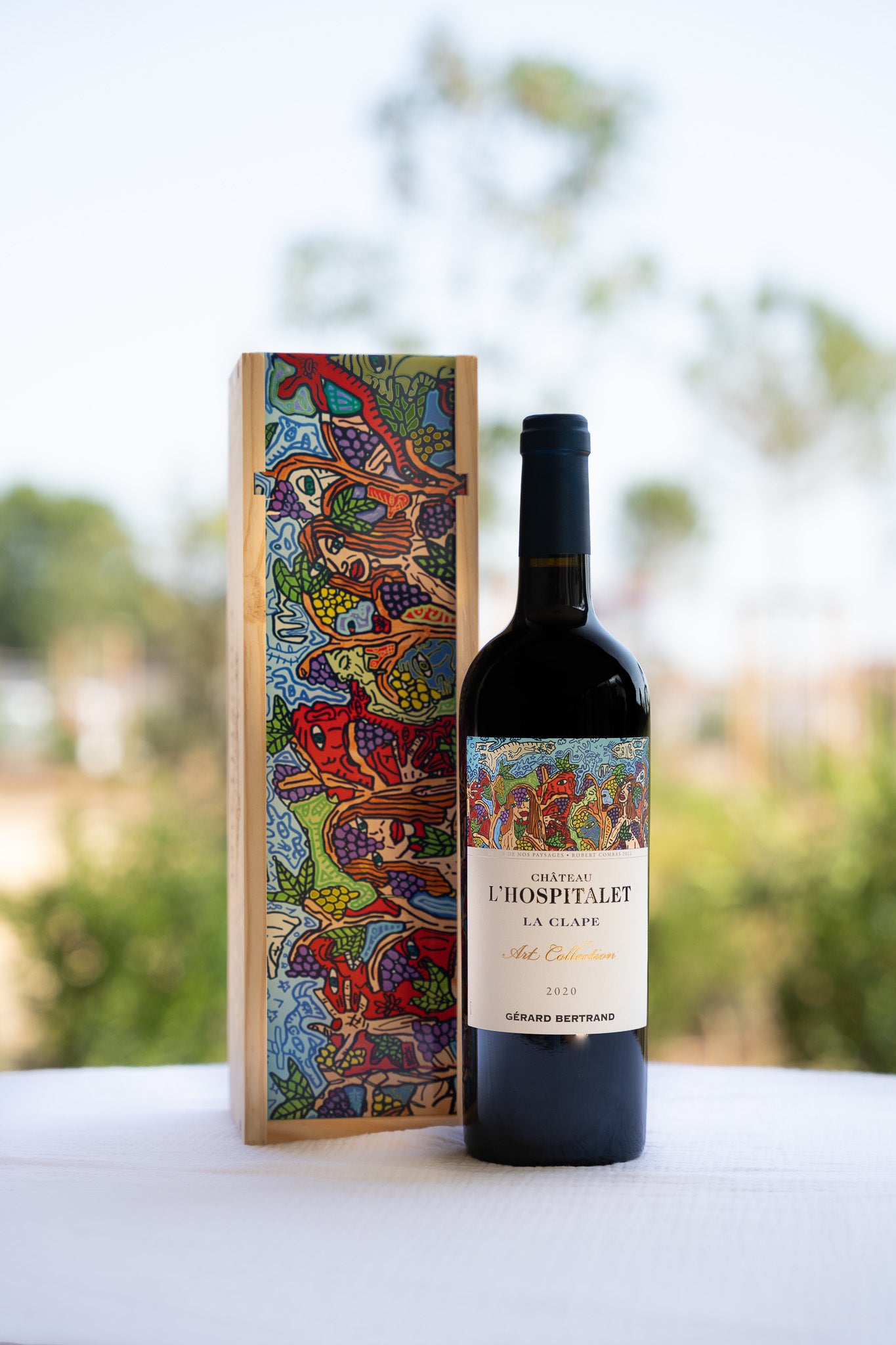 CHÂTEAU L’HOSPITALET ART COLLECTION Coffret Unitaire 75cl 2020 - « LE VIN DE NOS PAYSAGES » ROBERT COMBAS - Gérard Bertrand
